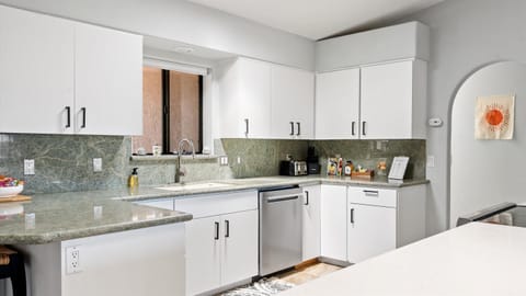 Coffee, tea and spices included