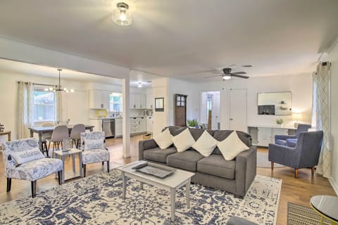 Brenham Vacation Rental | 3BR | 2BA | 1,750 Sq Ft | 2 Steps Required