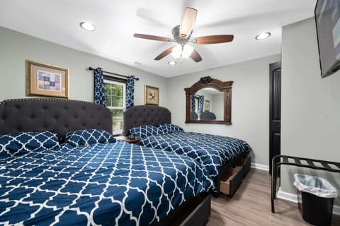 Bedroom 1- 2 Queen Beds