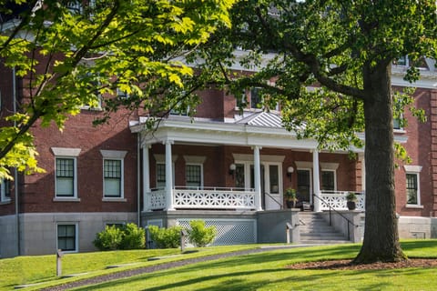 Aurora Wallcourt Hall Porch 2