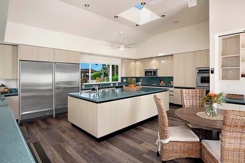 Hale Mana'olana Kitchen