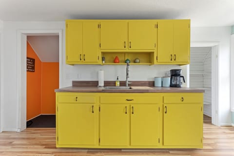 Bright and spacious kitchen with plenty of storage, perfect for cooking and entertaining