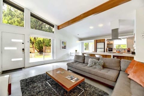 The Peach Door: A Light, Bright, Mid-Century Gem near SoCo & Downtown