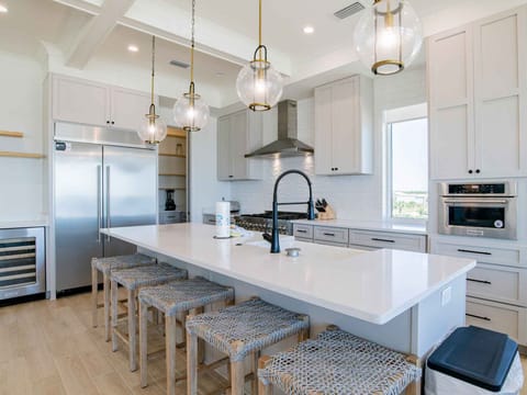 Kitchen with Island Seating for Five - Third Floor