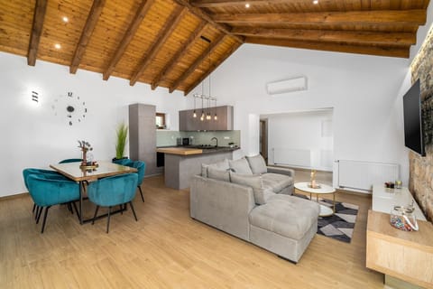 Promina luxury villa is fully airconditioned villa with free WiFi