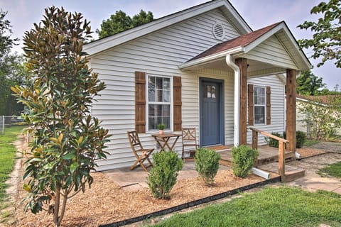 e446e112-2e2d-4b10-aeab-f5ba8d158785