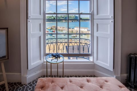 Gwynne House - 6 Bed Holiday Home - Tenby Harbour (10242)