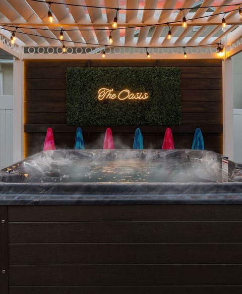 Indoor spa tub