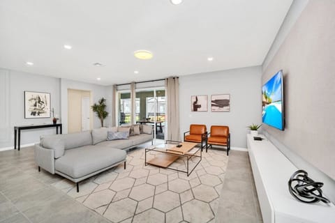 This villa has a total of 8 bedrooms.