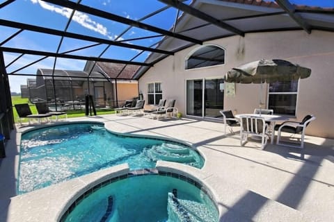 Beautiful 4 bed 3 bath villa located in Solana Resort