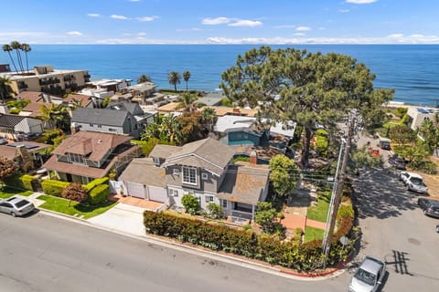 Corner lot close to Del Mar Village and the beach!