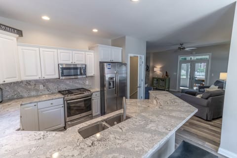 Main Level | Kitchen | Living Room