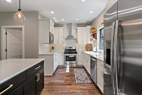 Fully equipped kitchen, drip coffee maker