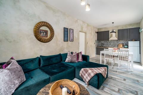 IPTV with many channels and a Netflix account