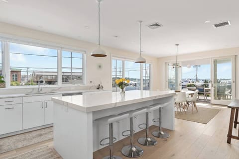 breathtaking views for any meal