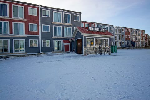 Back Entrance to Mountain Lodge from Ballhooter Lift