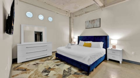 Master Ensuite Bedroom  - Comfy  beds that you will find difficult to get off.