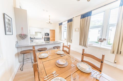 The Gallery in Coniston Lake District Dining table and kitchen
