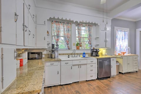 Kitchen | Coffee maker | Toaster