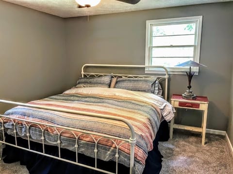 Master bedroom - King bed