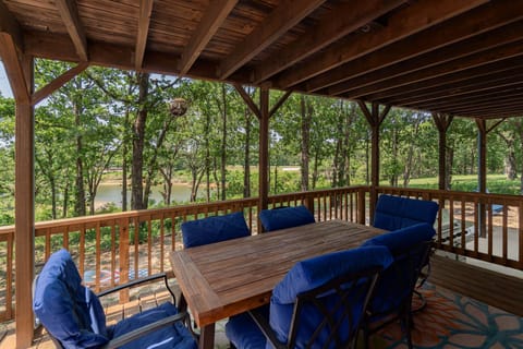 Back Patio Outdoor Dining Area
