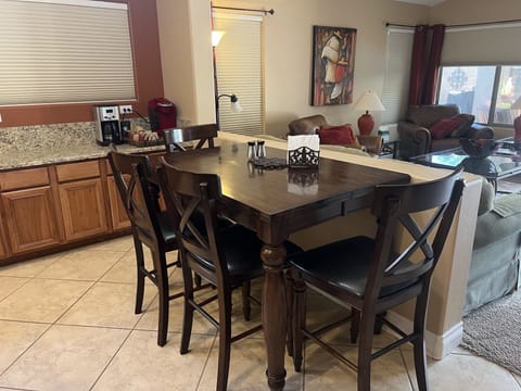 Eat-in area in kitchen adjacent to living/family room
