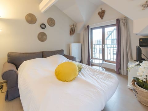 Furniture, Building, Comfort, Azure, Window, Textile, Wood, Interior Design, Bed Frame, Flowerpot