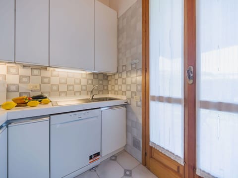 Outdoor Furniture, Garden, Outdoor Table, Chair, Shade, Landscaping, Backyard, Yard, Eco Hotel, Kitchen & Dining Room Table