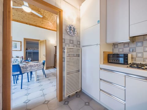 Outdoor Furniture, Garden, Outdoor Table, Chair, Shade, Landscaping, Backyard, Yard, Eco Hotel, Kitchen & Dining Room Table