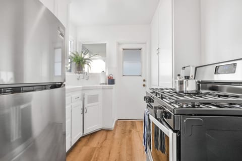 Extra clean kitchen with all new appliances.