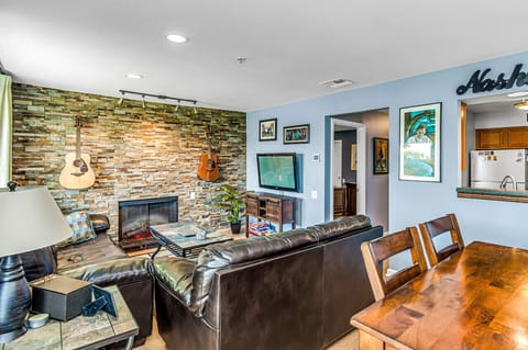 Seating for 6 at the dining table.