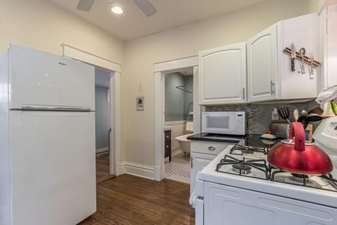 A welcoming space for making meals and memories with family and friends.