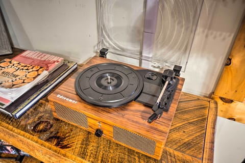 Living Room | Smart TV | Record Collection