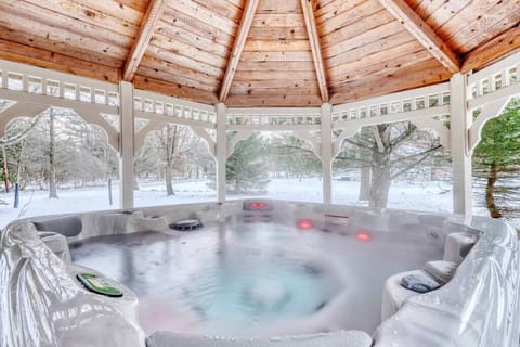 Gazebo Area | Hot Tub