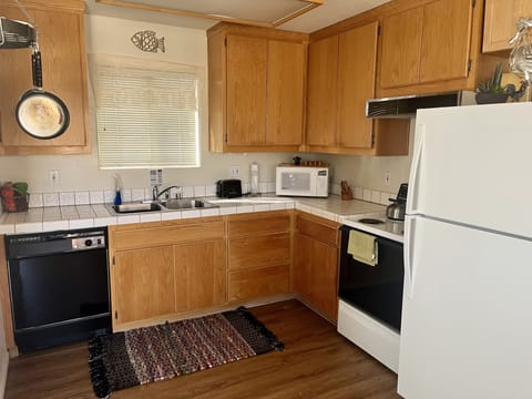 Kitchen with many amenities 