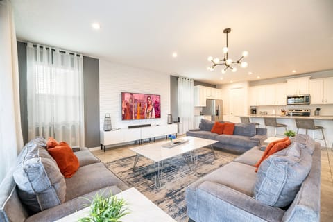 Big Top Villa: Welcome to your palatial home away from home!