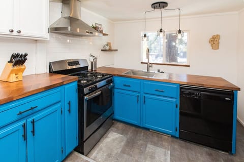 (This picture is before the accent wall).  Kitchen is ready for family dinners!