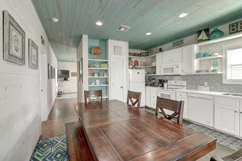 Interior - Timeless dining area with coastal charm and elegance