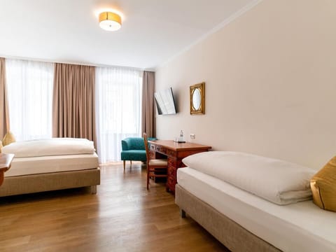 Triple room with breakfast - Hotel Trumer Stube House in Salzburg