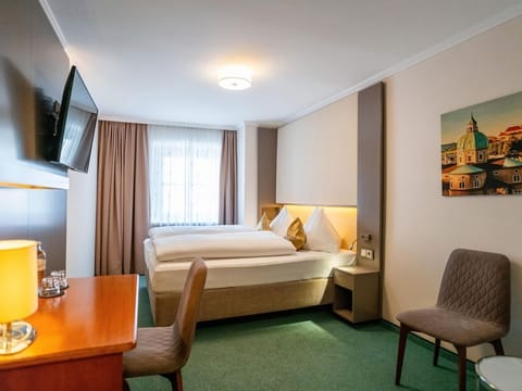 Triple room with breakfast - Hotel Trumer Stube House in Salzburg