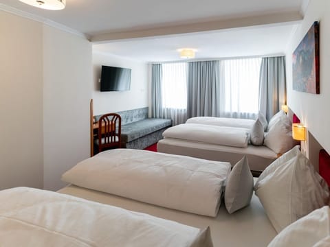 Family room with breakfast - Hotel Trumer Stube House in Salzburg