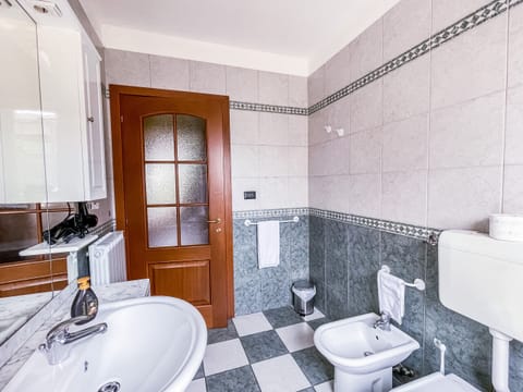 Bathroom with Bathtub/Shower