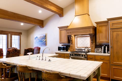 Room, Indoors, Oven, Hardwood, Kitchen