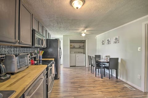 Kitchen | Ice Maker | Water Filter | Trash Bags/Paper Towels