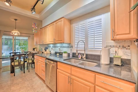 Full Kitchen | Dishwasher