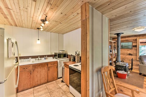 Kitchen | Oven w/ Electric Stovetop | Spices | Cooking Basics