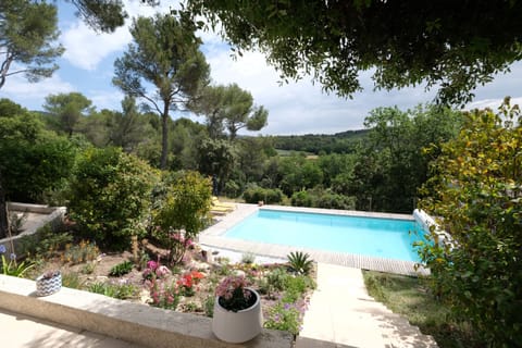 PUGET holiday rental, comfortable villa for rent for 8 people, beautiful view. Online booking with Plaisirs & Maisons de Provence