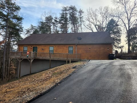 Mountainside Hideaway