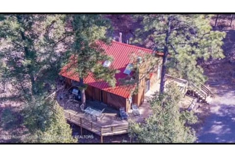 The Elk and The Hare- private cabin with amazing views and recently remodeled