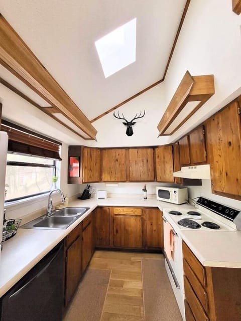 Kitchen is supplied with everyday cooking and serving ware. Spices and oils.